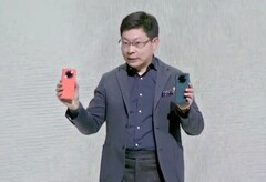 Der Huawei Mobile-CEO Richard Yu steht Journalisten im Zusammenhang mit dem Mate 30 und Mate 30 Pro Rede und Antwort.