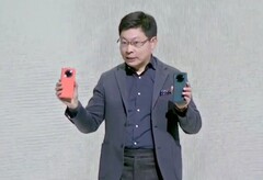 Der Huawei Mobile-CEO Richard Yu steht Journalisten im Zusammenhang mit dem Mate 30 und Mate 30 Pro Rede und Antwort.