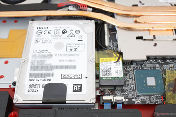 Der 2,5-Zoll-SATA-Anschluss neben dem M.2-WLAN-Modul ist gut erreichbar