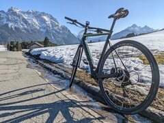 Das UB77 von C.B.T. Italia überzeugt als leichtes E-Bike für Sport und Alltag.