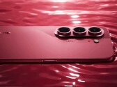 Das Tecno Camon Slim 5G ist nur minimal dicker als das iPhone Air, besitzt aber einen fast doppelt so großen Akku.