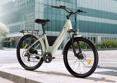 Das Touroll J1 Trekking E-Bike gibt es aktuell für nur 629 Euro.