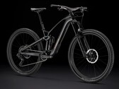 Mit dem Trek Fuel EXe 9.8 GX AXS ist ein wahnsinnig leichtes vollgefedertes E-Bike aktuell massiv reduziert (Bildquelle: Trek)