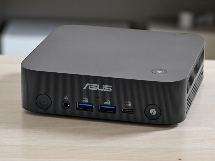 Das Asus ExpertCenter PN55 ist äußerlich baugleich mit dem Vorgänger.