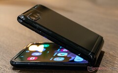 Samsung hatte es mit der Auslieferung offenbar so eilig, dass man zum Launch nicht alle versprochenen Features fertig hatte. (Bild: Notebookcheck)