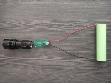 Im Inneren macht die Natrium-Ionen-Batterie den Unterschied.