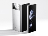 Das Xiaomi Mix Fold 2 kommt in der Farbe Moonlight Silver mit einer schicken Rückseite aus Keramik. (Bild: Xiaomi)