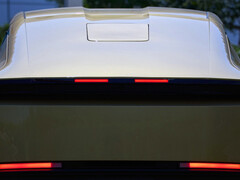 Cybercab mit integrierter Starlink-Antenne