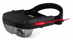 Das ThinkReality-Headset besitzt eine gewisse Ähnlichkeit zur Hololens (Quelle: Lenovo)