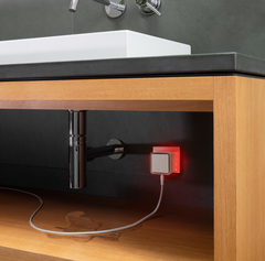 Der HomeKit-Wassermelder Eve Water Guard unterstützt in der neu vorgestellten zweiten Generation nun auch Thread. (Bild: Eve Systems)