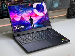 Die AMD-Variante hat in unserem Test sehr gut abgeschnitten, Amazon verkauft heute aber die Intel-Version des Lenovo Legion 5 zum Deal-Preis (Bildquelle: Andreas Osthoff)