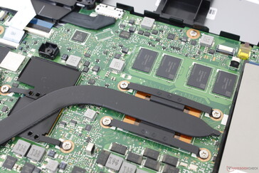 Obwohl wir bei unserem Testgerät kein Spulenfiepen feststellen konnten, ist das Lüftergeräusch relativ hochfrequent und auffällig.