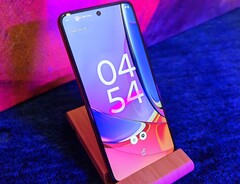 Das Motorola Moto G84 ist im Smartphone-Deal zum Bestpreis mit rund 10% Rabatt erhältlich (Bildquelle: Florian Schmitt)