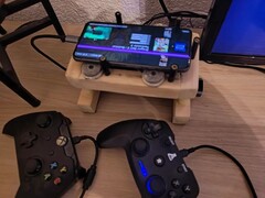 Google Pixel 8 verwandelt sich in Konsolen-Emulations-Dock