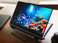 Lenovo Yoga 7 2-in-1 14AKP10 (Bild: Florian Glaser)