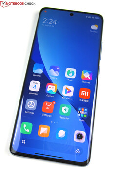 Der AMOLED-Bildschirm des Xiaomi 12X erreicht im Test eine Spitzenhelligkeit von rund 1000 cd/m².