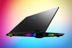 Medion stattet das Erazer Beast 18 X1 mit einer auffälligen RGB-Beleuchtung aus. (Bildquelle: Medion, bearbeitet)