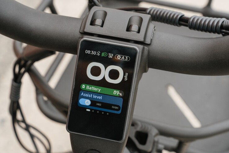 2,4 Zoll Display mit Navigation