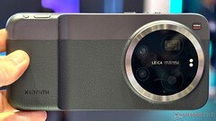 Während die Xiaomi Mix Flip Reihe offenbar eingestellt wird, plant der Hersteller potentiell ein Xiaomi 18 Ultra ohne Snapdragon-Chip.