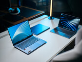 Das Asus Zenbook 14 stellt sich dem Macbook Neo und dem XPS 13.