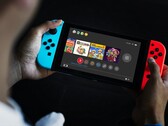 Die neueste Version der Nintendo Switch System-Software fügt eine Switch Online-App zum Homescreen hinzu. (Bild: Nintendo / Andrew Te / Notebookcheck)