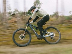 iLynx+ NX: E-Bike für das Gelände gibt es auch mit Carbonrahmen (Bildquelle: BH Bikes)