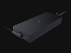 Razer hat den kleinsten 330 Watt Netzadapter (Bildquelle: Razer)