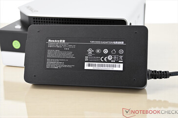 Netzteil (19,5 V; 11.8 A)