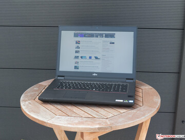 Das Fujitsu Clesius H980 im Schatten