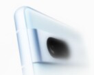 Googles Teaser-Bild zeigt das Design des Pixel 7a nur undeutlich, Leaks haben das Smartphone aber schon im Detail enthüllt. (Bild: Google)