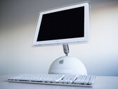 Apple soll ein Smart-Home-Produkt im Stil eines iMac G4 entwickeln. (Bildquelle: Maxime Bober / Wikimedia Commons)