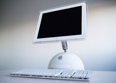 Apple soll ein Smart-Home-Produkt im Stil eines iMac G4 entwickeln. (Bildquelle: Maxime Bober / Wikimedia Commons)
