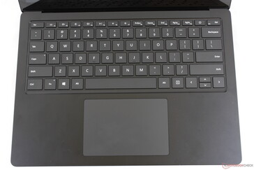 Gleiche Tastatur und gleiches Layout wie beim Surface Laptop 3 15. Es gibt weder zusätzliche Tasten noch einen Fingerabdruckscanner
