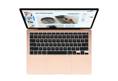 Nutzer der aktuellsten MacBook-Modelle haben Probleme mit USB 2.0-Zubehör. (Bild: Apple)