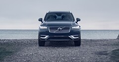 Der bereits als Hybrid erhältliche Volvo XC90 soll demnächst eine vollelektrische Modellvariante erhalten, die den Verbrenner über kurz oder lang ersetzen soll (Bild: Volvo)