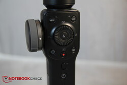 Die Bedienelemente samt Drehrad & Mode-Schieberegler