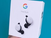 Die Google Pixel Buds A sollen ihren Vorgängern ähnlich sehen, aber komplett Weiß sein. (Bild: Daniel Romero)
