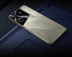 Auch das Tecno Pova 5 bringt eine ungewöhnliche Rückseite mit
