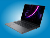 Das neueste Yoga Pro 9 von Lenovo hat zwar seinen Ziffernblock verloren, dafür aber ein haptisches Trackpad erhalten.