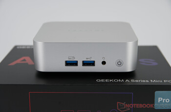 Geekom A5 Pro 2026 - Anschlüsse an der Vorderseite