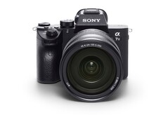 Der Launch des lange erwarteten Nachfolgers der Sony A7 III soll unmittelbar bevorstehen. (Bild: Sony)