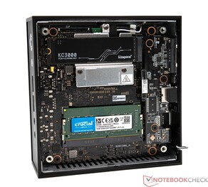 Asus ExpertCenter PN42 mit RAM und SSD