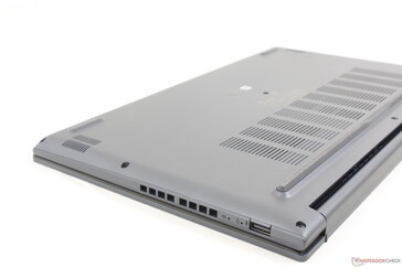 Dem Design fehlen das Chrome-Finish und der dunkelblaue Glanz der ZenBook-Serie
