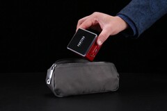 Der PicoPC ist extrem kompakt, sodass er sogar in eine Jackentasche passt. (Bild: XDO Tech)