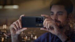 Das Vivo X80 Pro ist künftig auch offiziell in Deutschland zu haben. Das Kamera-Flaggschiff mit Gimbal-Porträtkamera und Zeiss-Branding könnte aber ein Ladenhüter werden.