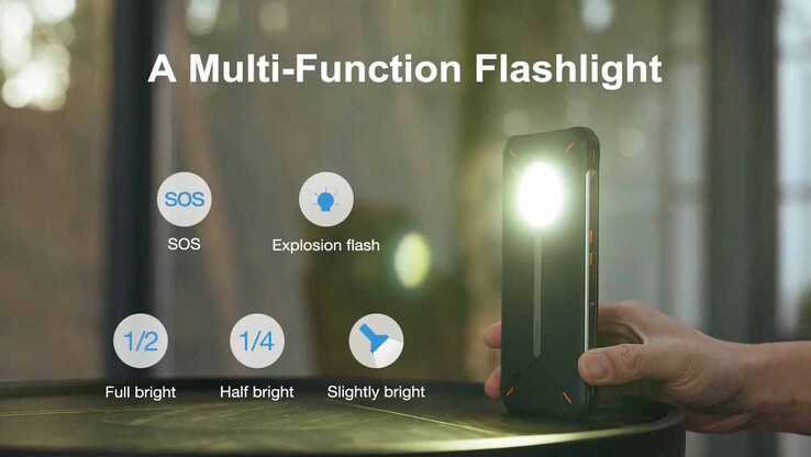 Das Smartphone bringt eine Campinglampe mit