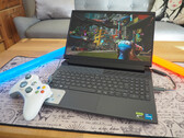 Test Dell G15 5530 Laptop: RTX-4050-Gamer in Dark Shadow Gray