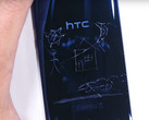 Das HTC U Ultra wird von JerryRigEverything mit Picks, Feuer und Bendtests traktiert.