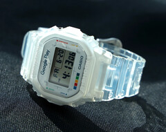 Die Casio G-Shock in Kollaboration mit Google Play (im Bild) mit einem durchscheinenden Gehäuse und Armband aus Kunstharz. (Bildquelle: Google Play)