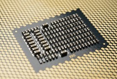 Intel hält am Zeitplan fest: 10nm Chips sollen noch 2019 ausgeliefert werden. (Bild: Intel)